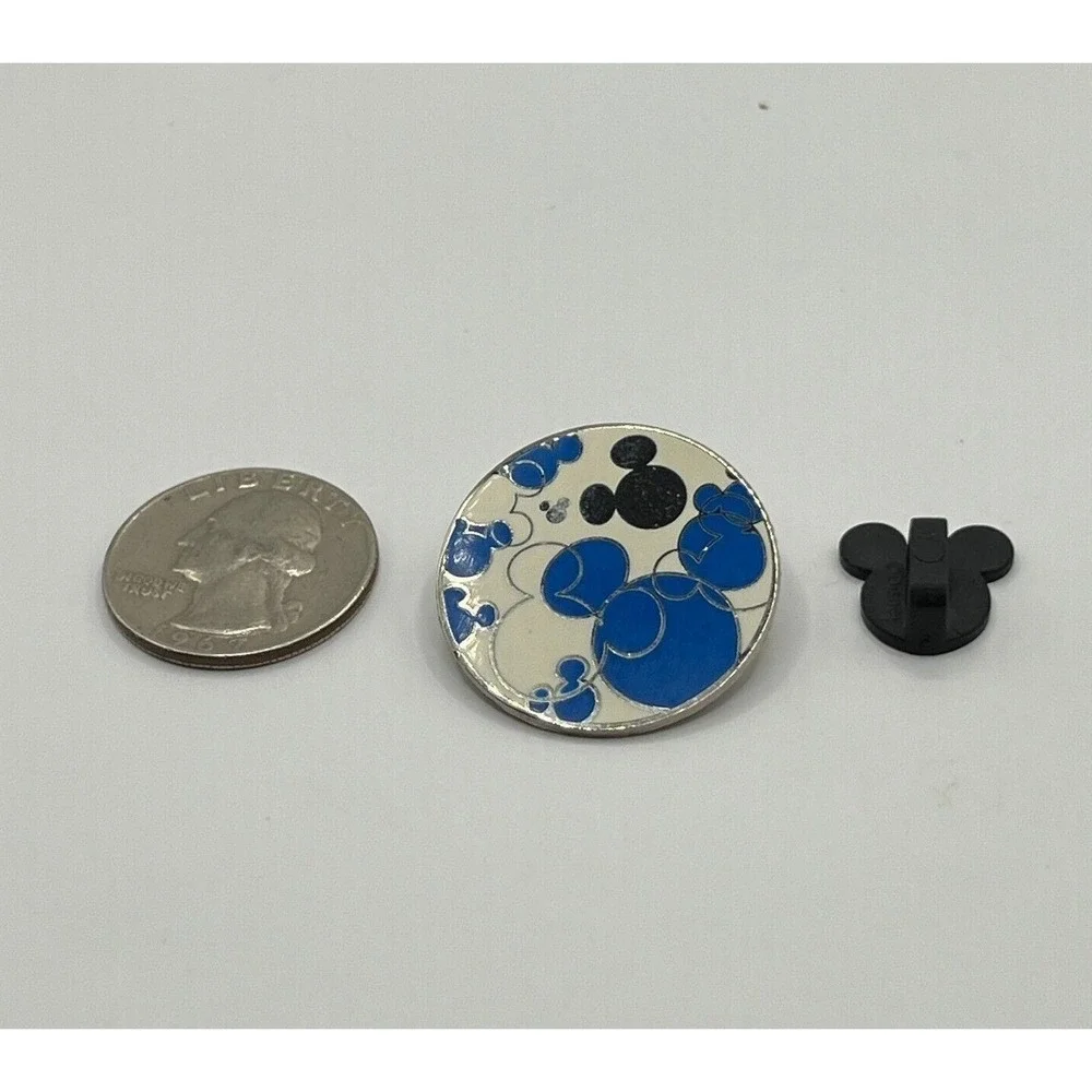 Disney Trading Pin Round‎ White Blue Hidden Mickey Head